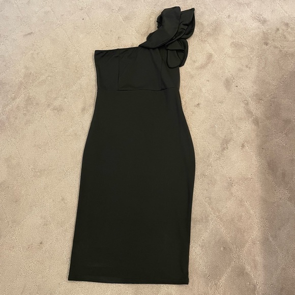 Women’s Ruffle One Shoulder Dress, Black, Medium - Picture 7 of 8